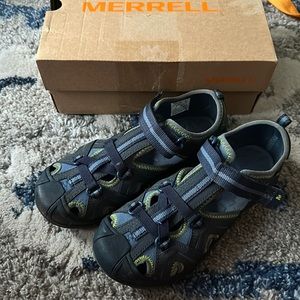 Merrell Boys Sandals Size 4W